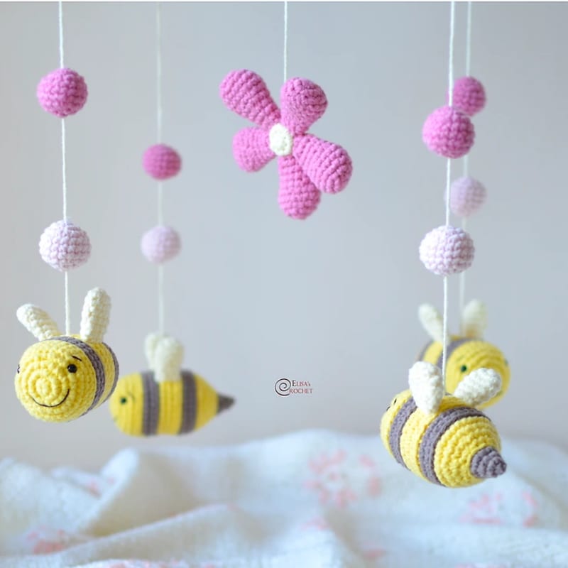 ## Bees Nursery Mobile