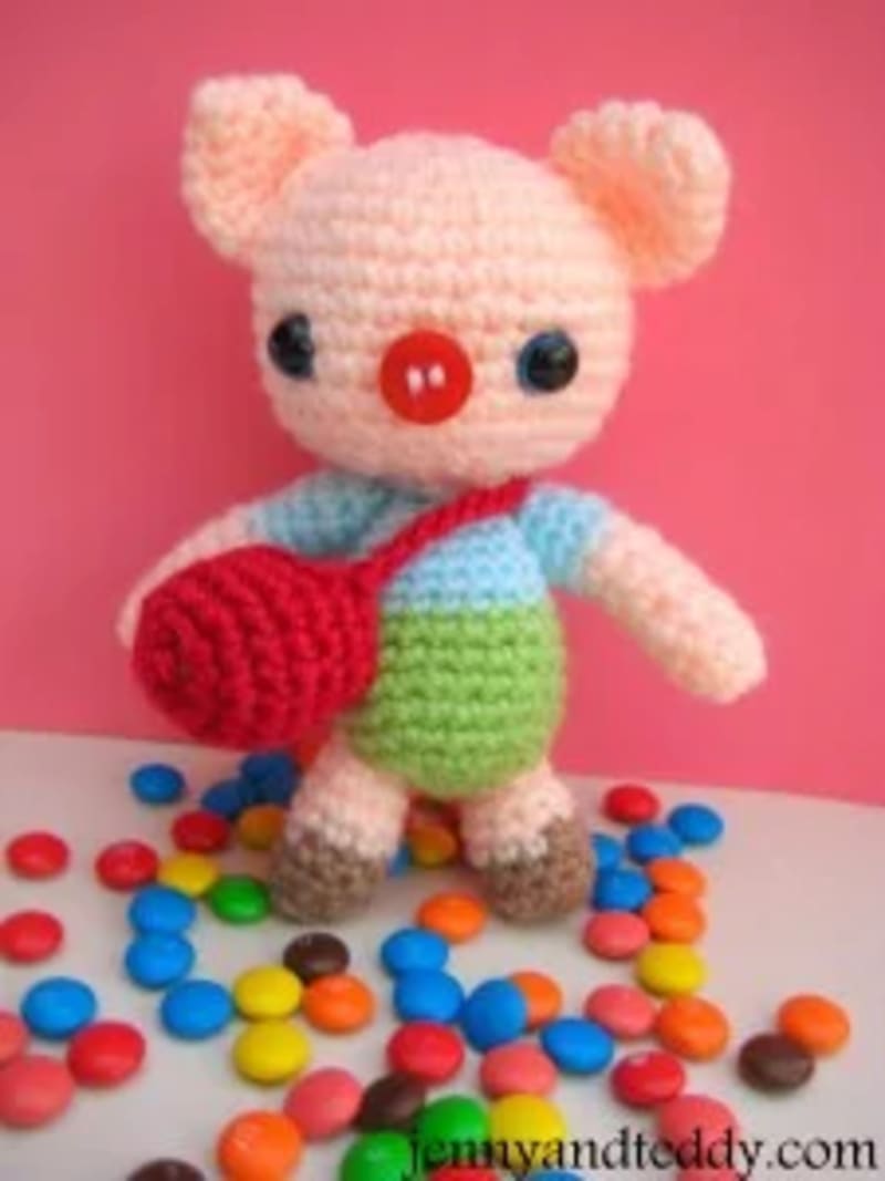 ## Little Pig Amigurumi