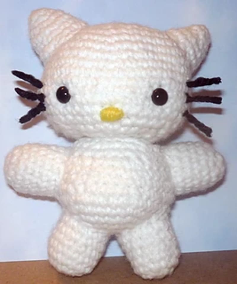 ## Hello Kitty Amigurumi by Lille Kråke