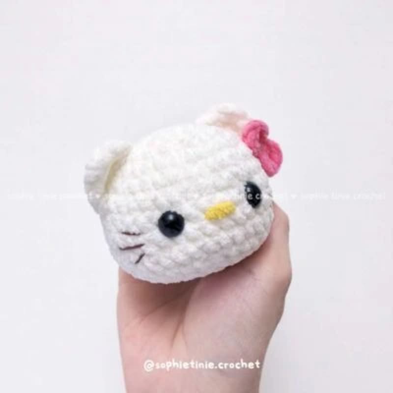 ## Tiny Hello Kitty Keychain by Sophie Tinie Free