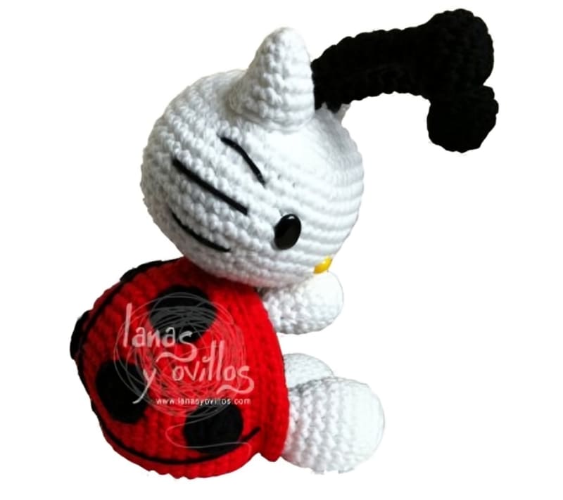 ## Hello Kitty Mariquita Amigurumi by Lanas y Ovillos
