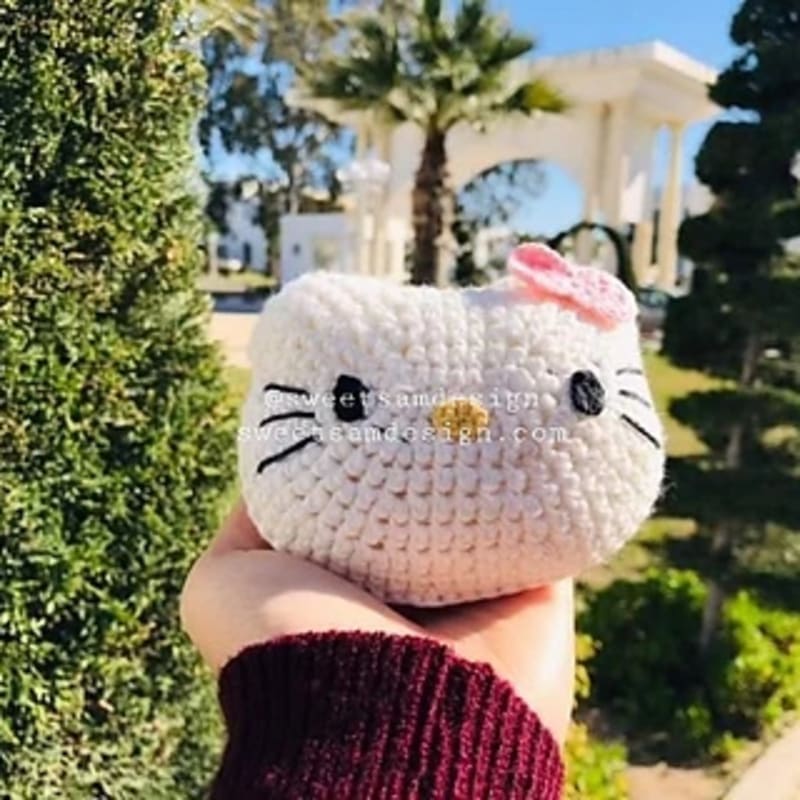 ## Amigurumi Hello Kitty by Sameh Baccouch