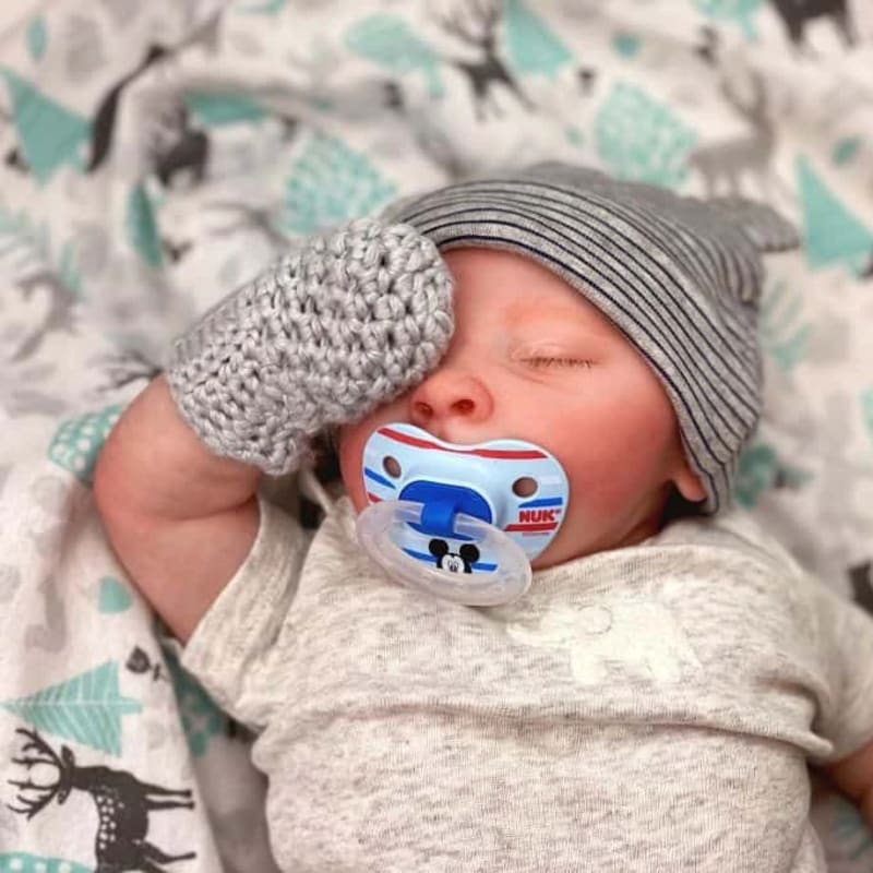 ## Simple Baby Mittens by Amanda Saladin