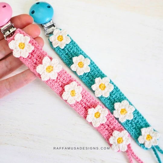 ### Crochet Daisy Pacifier Clip