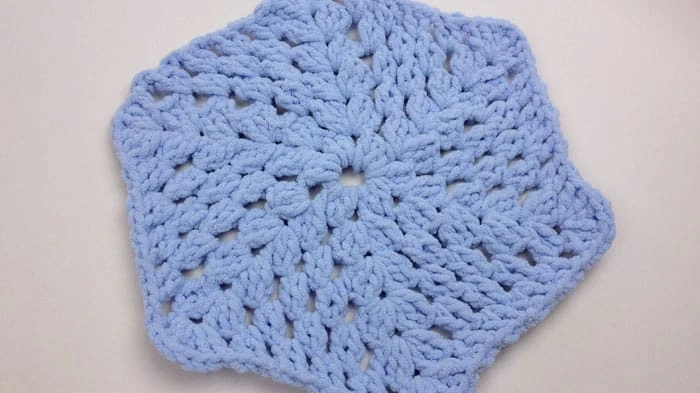 # Expanding Hexagonal Soft Baby Blanket