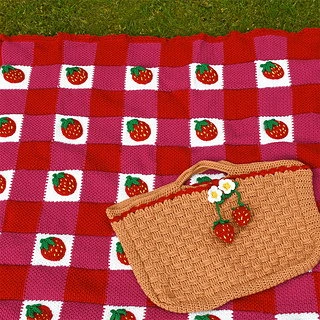 ## Summer Strawberry Blanket with Picnic Bag