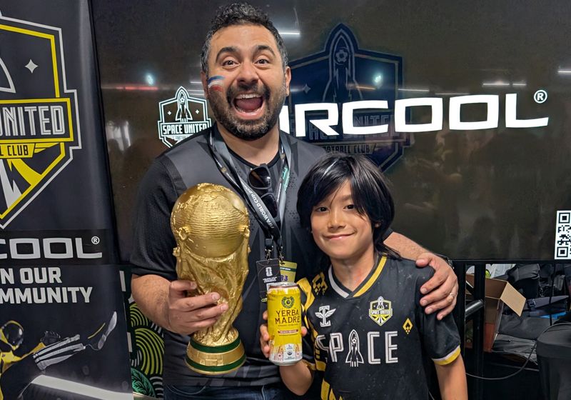 mc-space-united-trophy-800x560.jpg