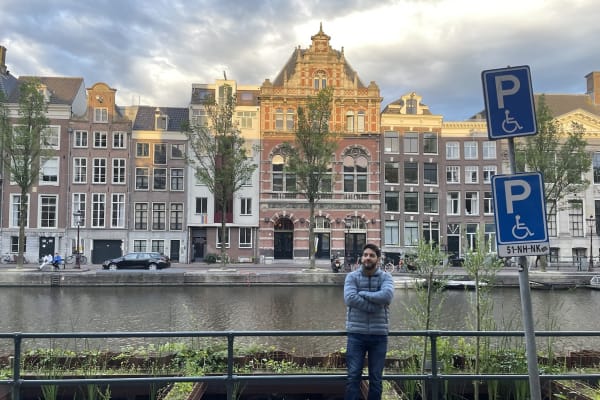 Amsterdam: Canals, Windmills & Golden Age Ghosts