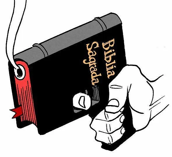 A imagem mostra uma ilustração de uma Bíblia Sagrada estilizada como se fosse um revólver. O livro tem um cano de arma no canto superior esquerdo, de onde sai fumaça, sugerindo que foi disparado. A lateral da Bíblia possui um gatilho, e uma mão segura firmemente o "revólver"