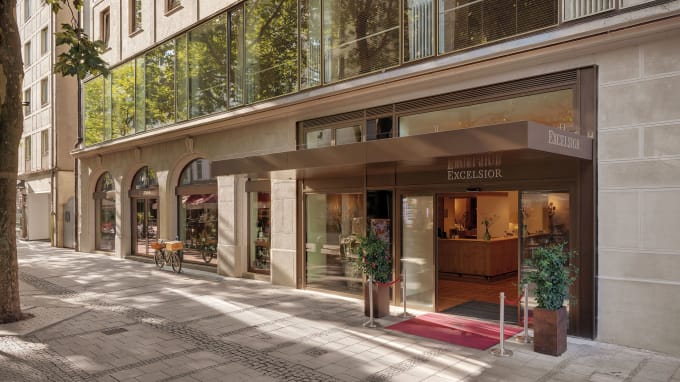 Hotel Excelsior by Geisel