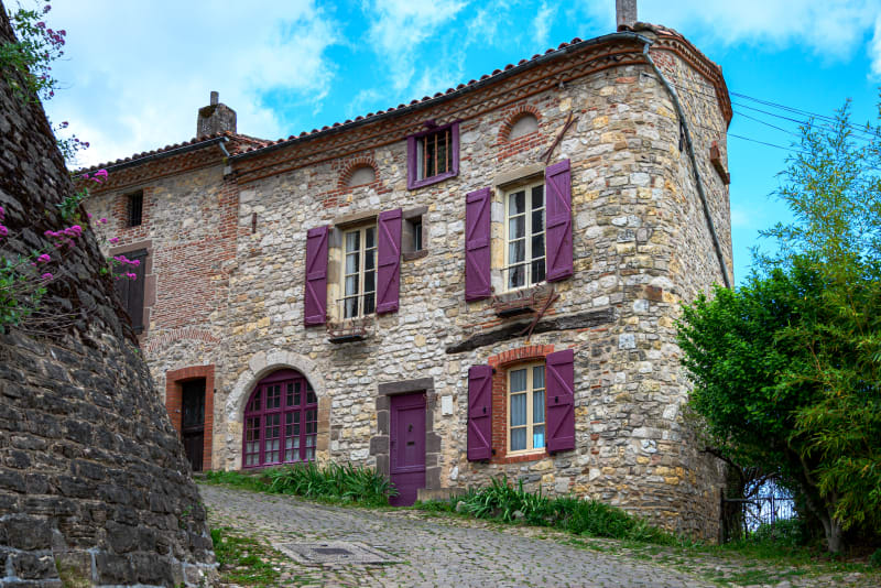 Maison en pierre dans la bastide de Cordes-sur-Ciel