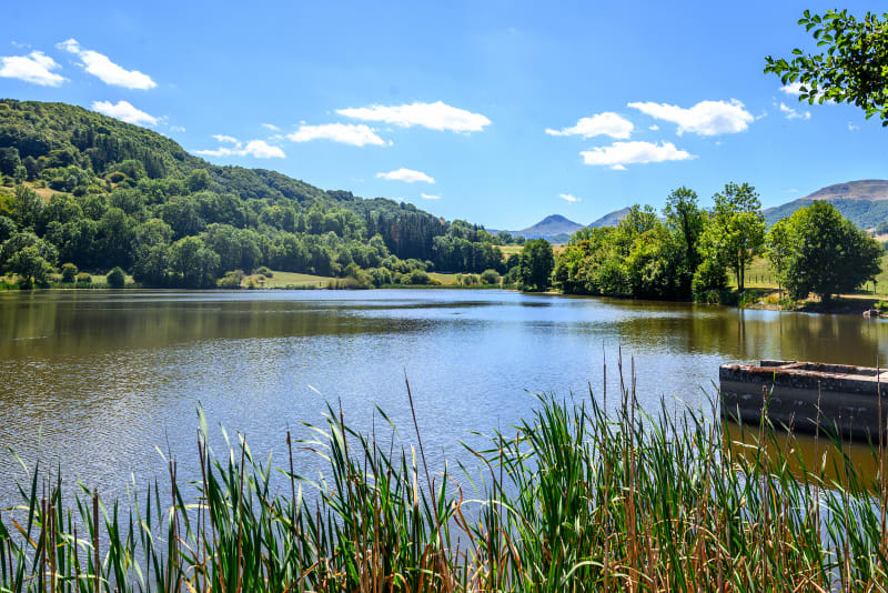 Lac des Cascades dans le Cantal