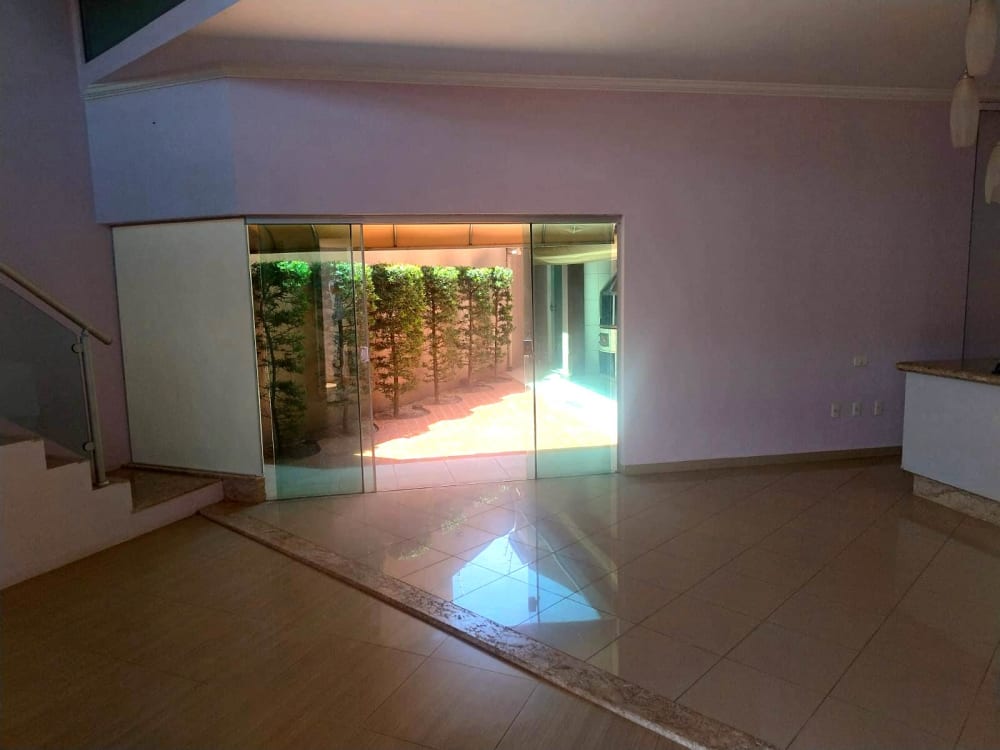 MARAVILHOSO SOBRADO NO BAIRRO SANTO ANTÔNIO