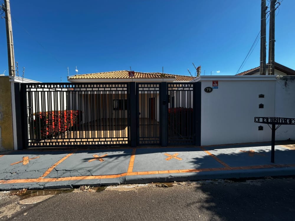 Rua Aurea de Freitas Oliveira,79 - Residencial Jardim do Lago