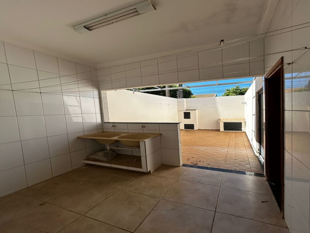 Rua Aurea de Freitas Oliveira,79 - Residencial Jardim do Lago