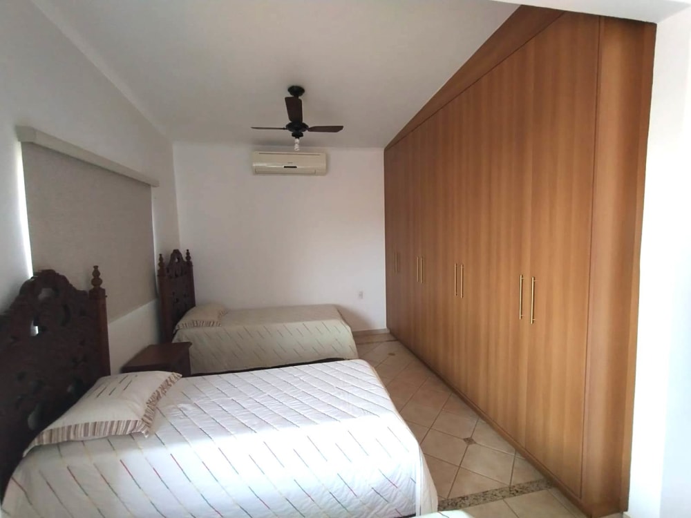 , - Shangrilá