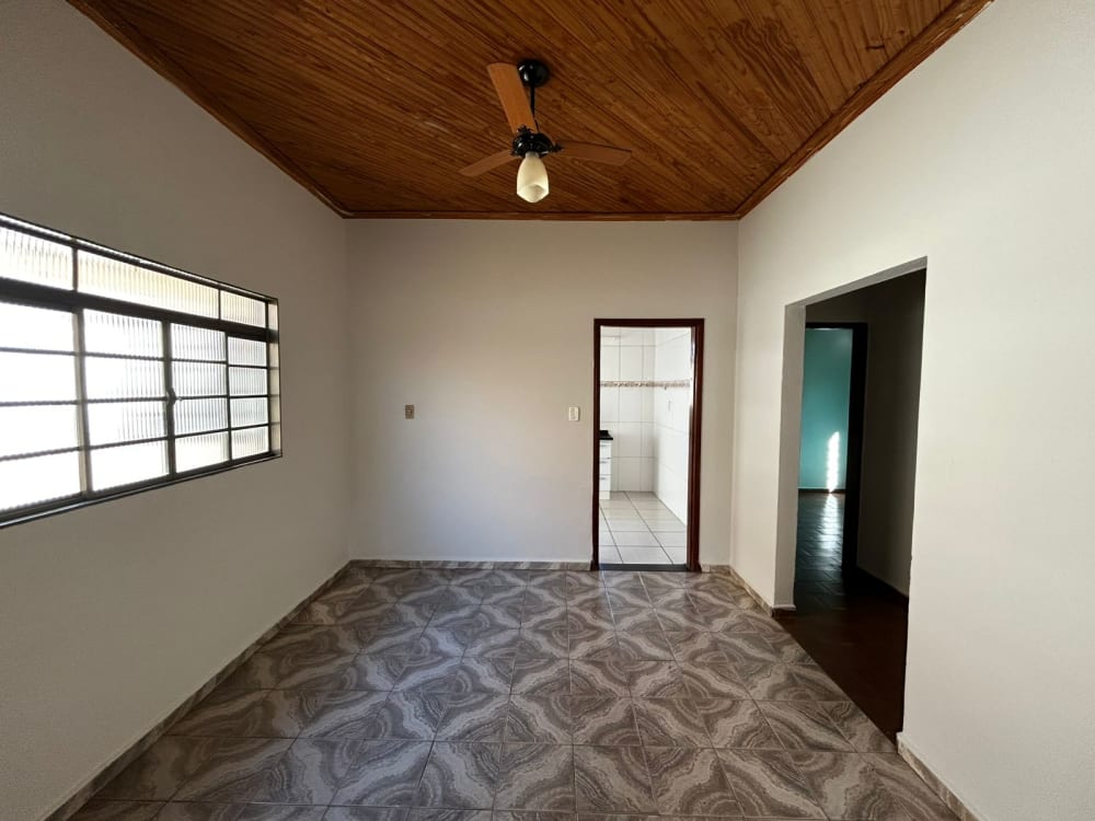 Avenida Frei Afonso Maria de Louveira,159 - Jardim Santa Terezinha