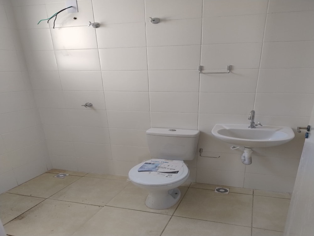 CASA NOVA NO CONDOMÍNIO MONT BLANC 