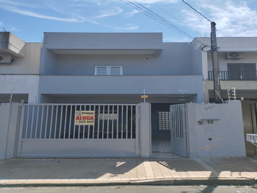 Rua Treze de Maio,755 - Centro