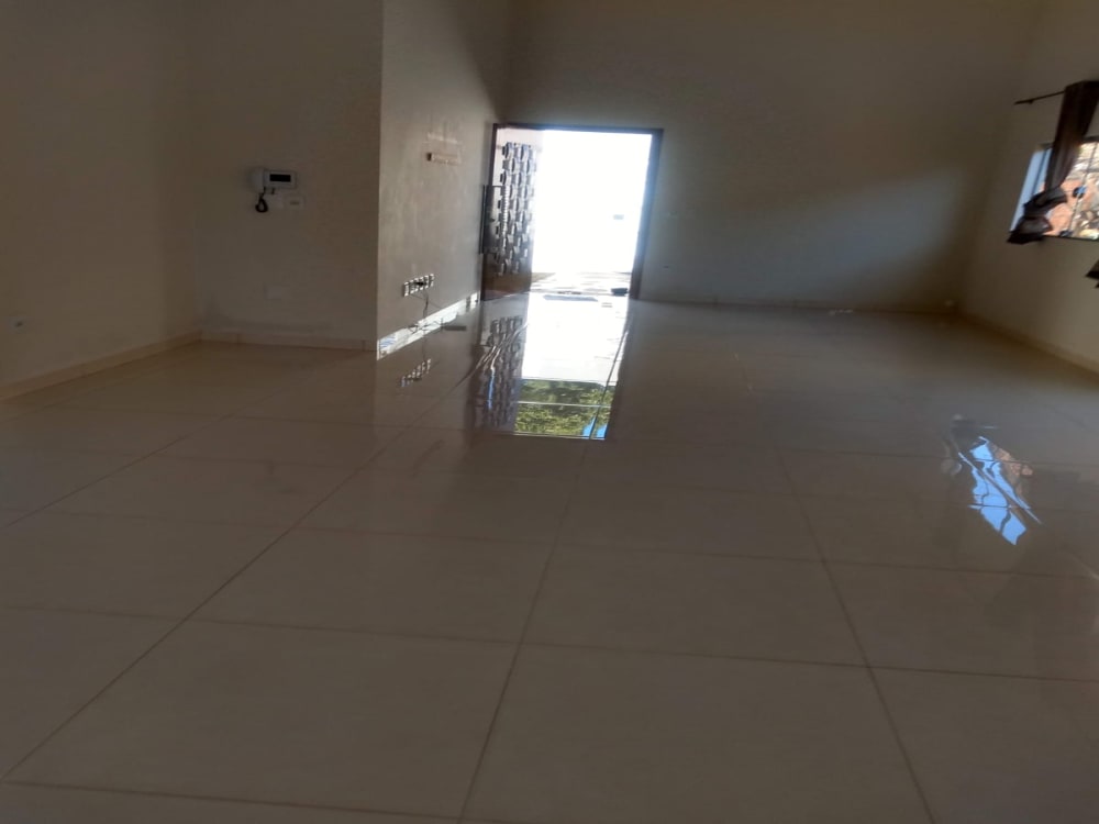 CASA NO JARDIM DO LAGO 1