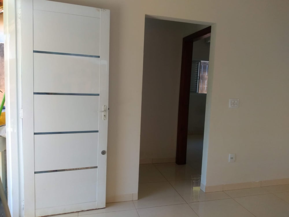 CASA NO JARDIM DO LAGO 1