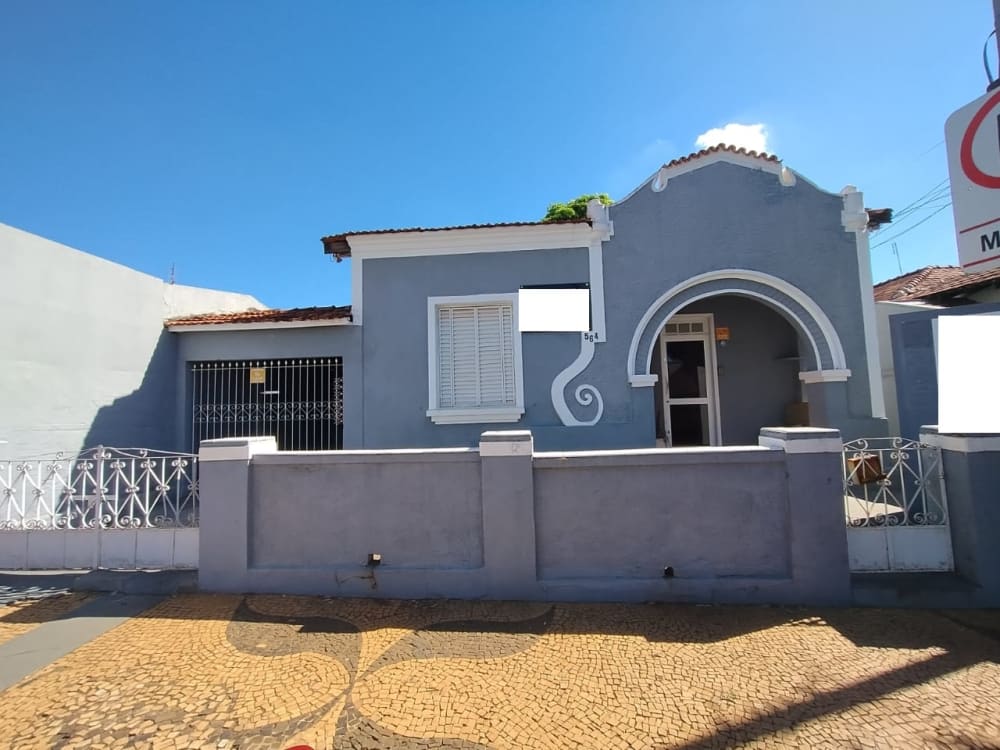 CASA NO CENTRO, ÓTIMA LOCALIZAÇÃO