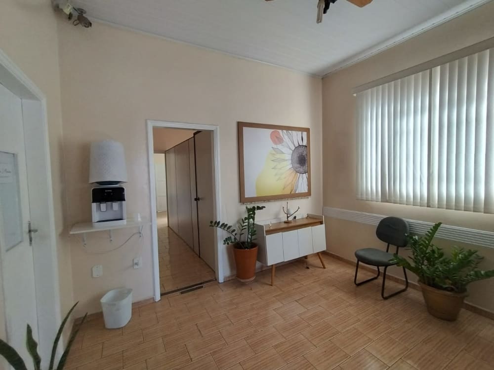 CASA NO CENTRO, ÓTIMA LOCALIZAÇÃO