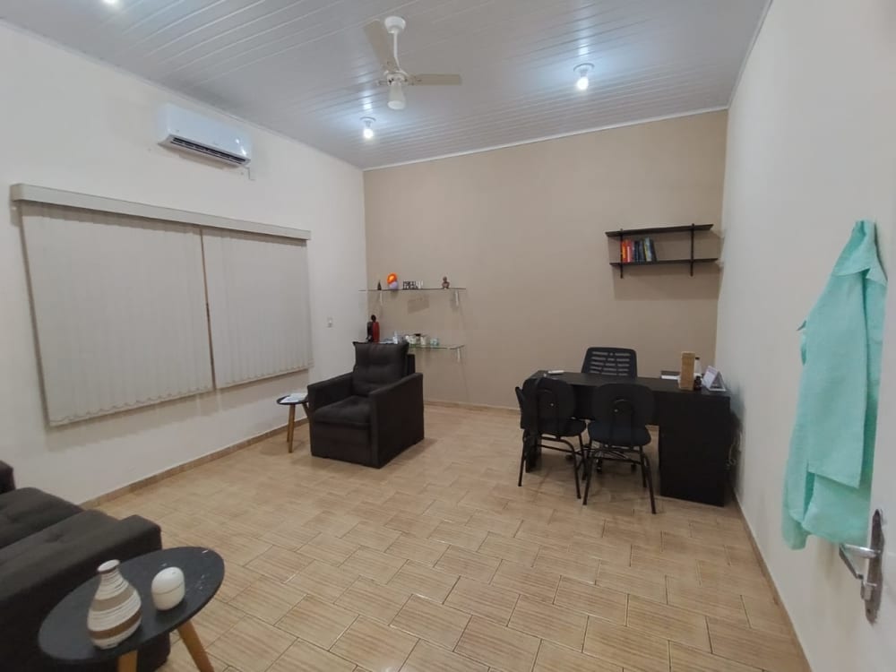 CASA NO CENTRO, ÓTIMA LOCALIZAÇÃO