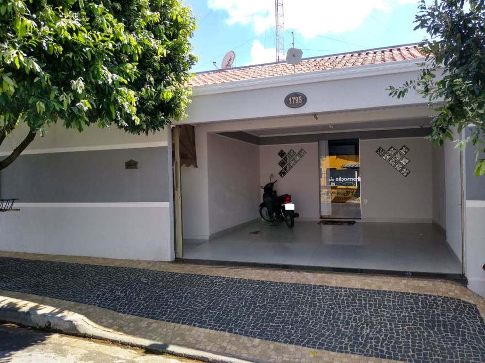 ÓTIMA CASA NO JARDIM PEVI