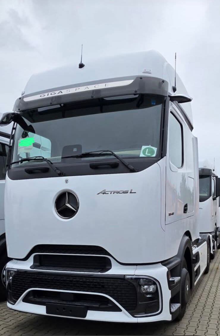 2025 MB ACTROS