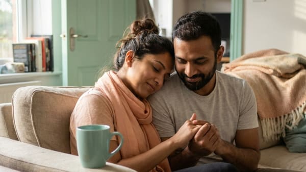 Guide: How to Deal with Anxious Attachment in Relationships