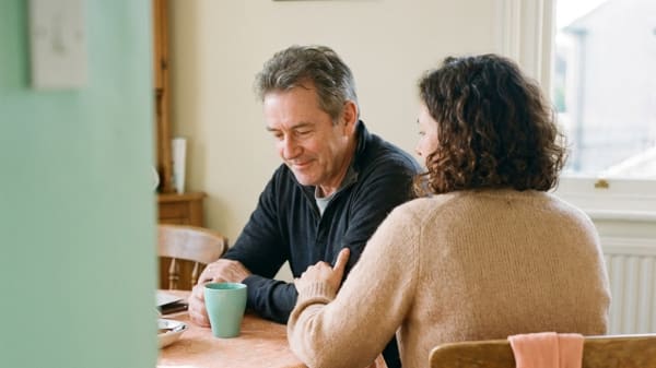 Como se aproximar de um pai distante na fase adulta