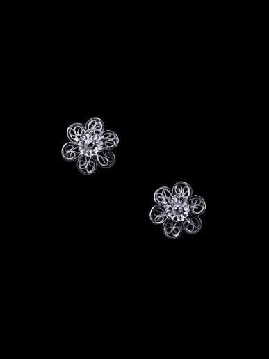 The Vow, a Manikarnika limited-edition earring