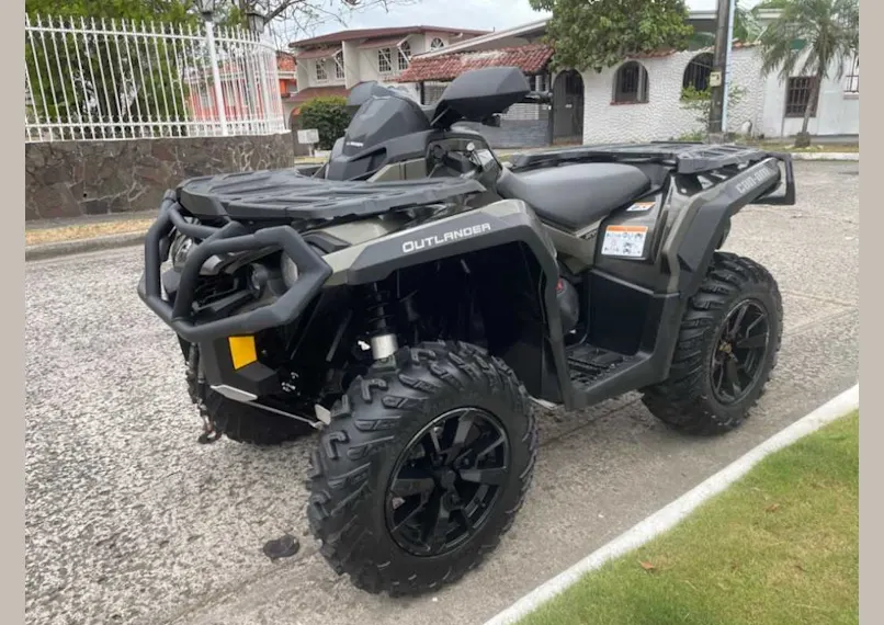 Can Am Outlander XT 2022  500km