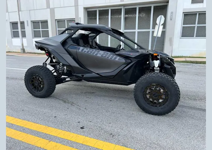 Can Am MAVERICK R SS 2024  1km