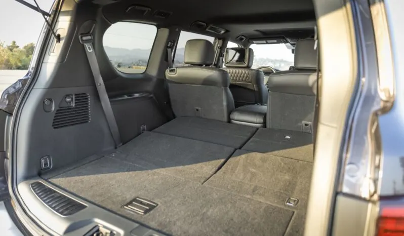 Infiniti QX80 lleno