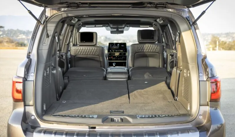 Infiniti QX80 lleno