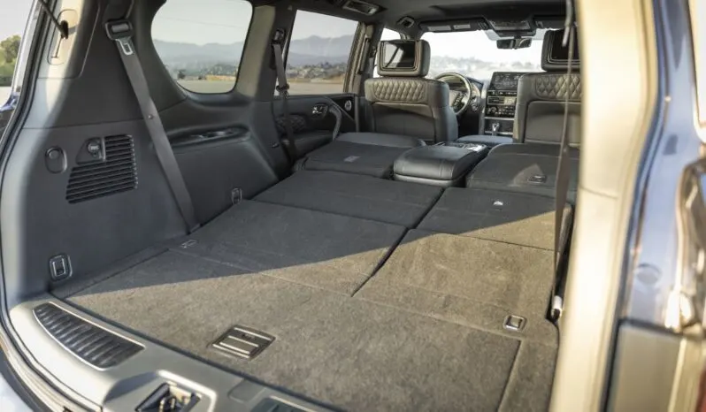 Infiniti QX80 lleno