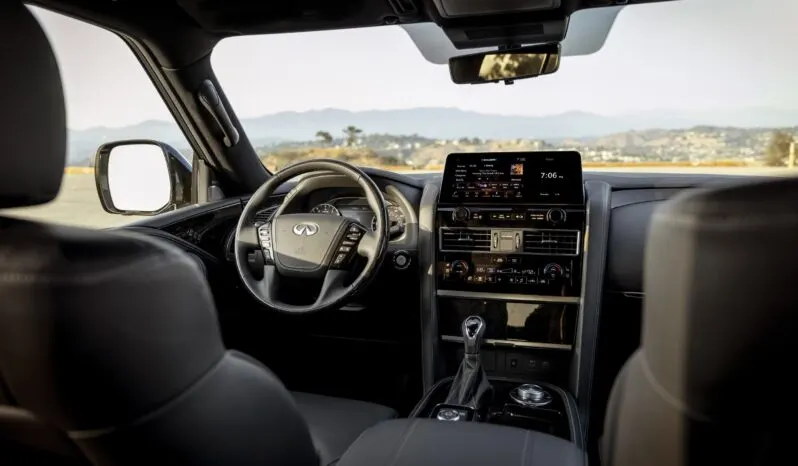 Infiniti QX80 lleno