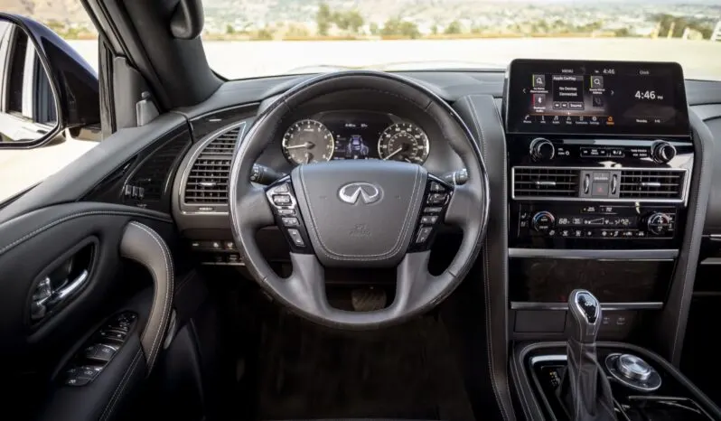 Infiniti QX80 lleno