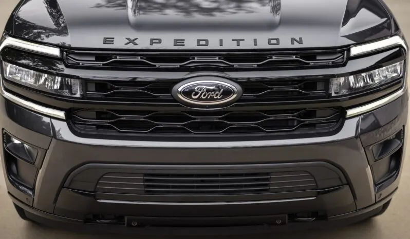 Ford Expedition Stealth lleno