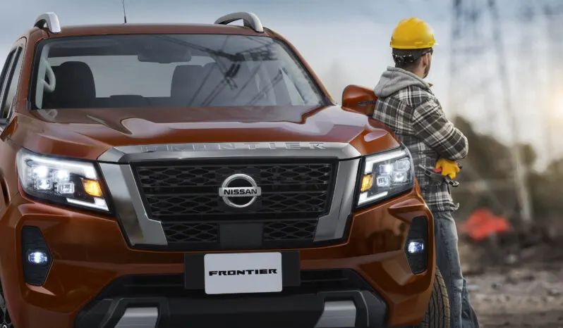 Nissan Frontier Base C/S lleno