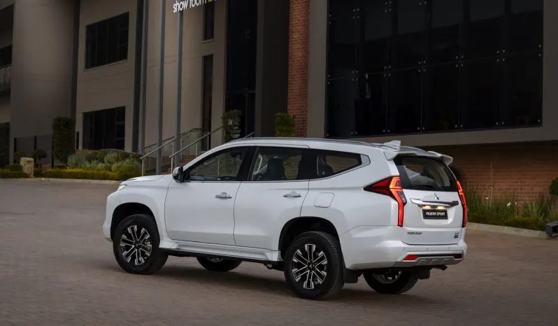 Mitsubishi Montero Sport GLX lleno
