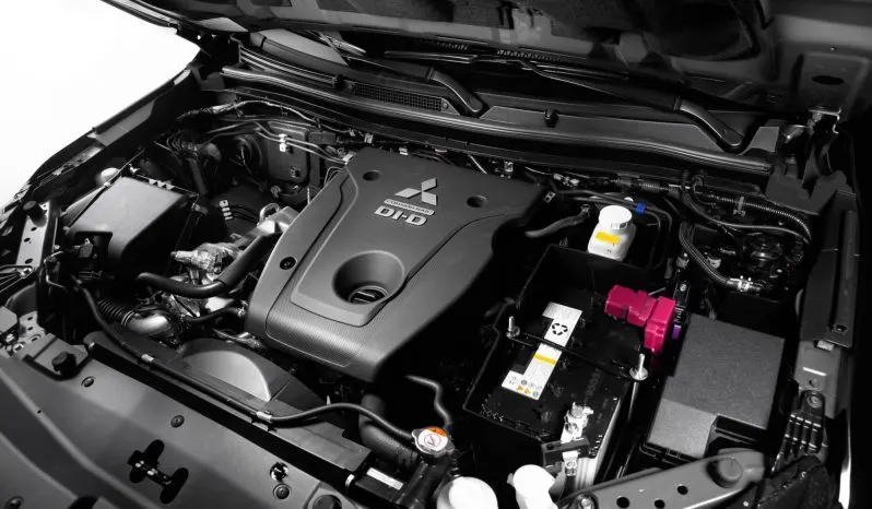 Mitsubishi Montero Sport GLX lleno