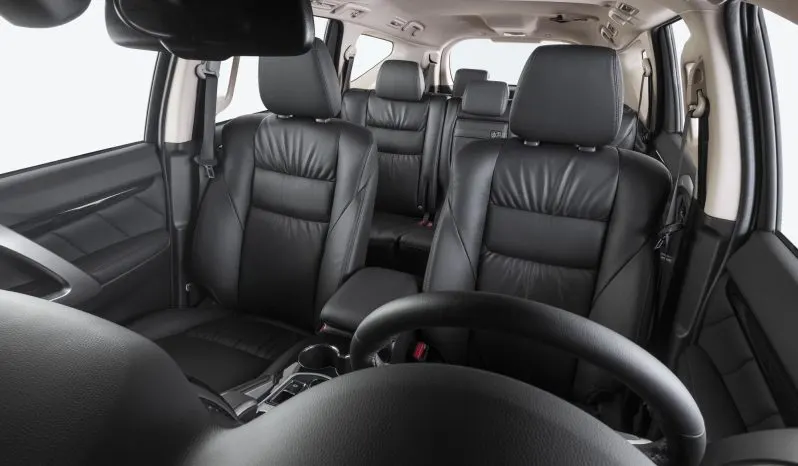Mitsubishi Montero Sport GLX lleno