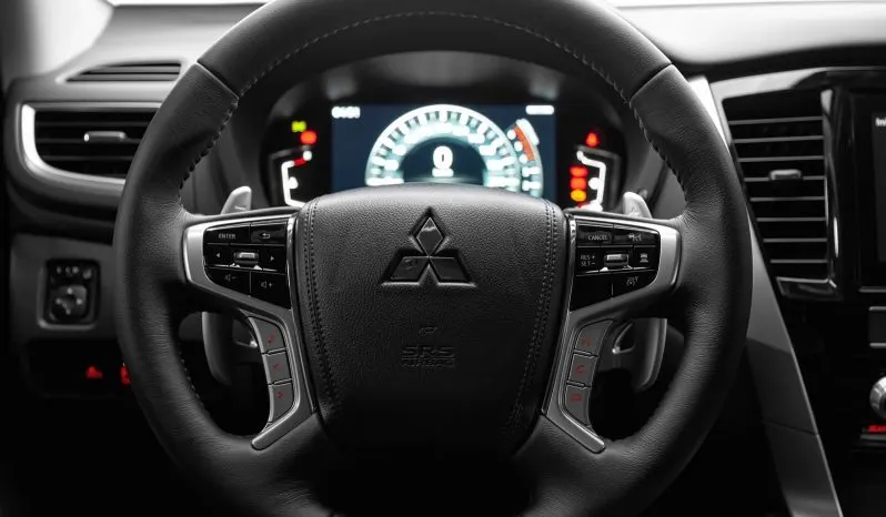 Mitsubishi Montero Sport GLX lleno
