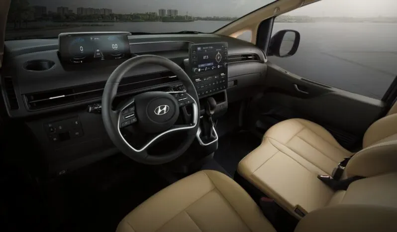 Hyundai Staria Panel lleno