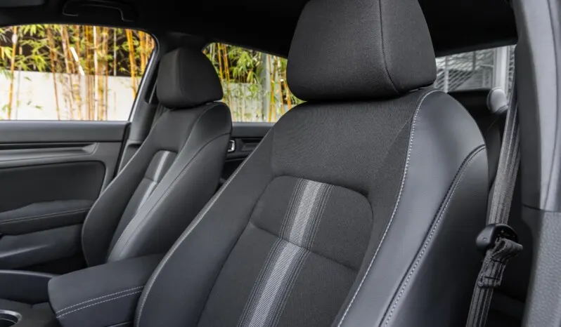 Honda Civic: LX lleno