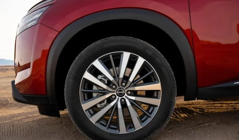 Nissan Pathfinder: Exclusive lleno