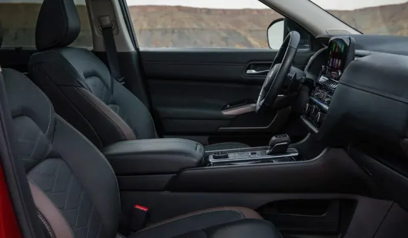 Nissan Pathfinder: Exclusive lleno
